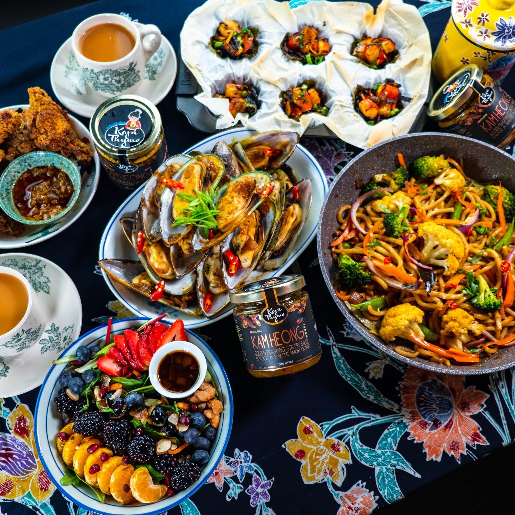 easy meals are perfect with Kam Heong plant based sauce. Fusion flavours make it so easy to pair it with anything or use if just out of the jar at Kopi Thyme