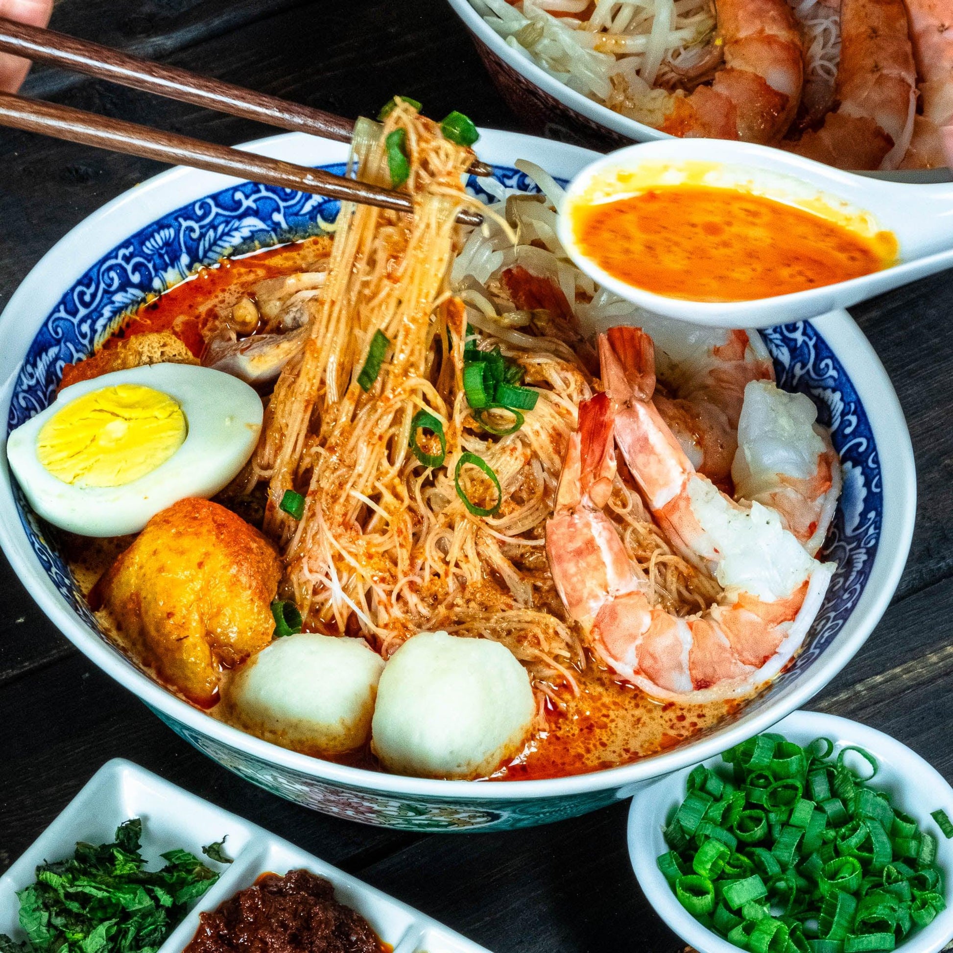 malaysia's widely popular bowl laksa-kopi thyme